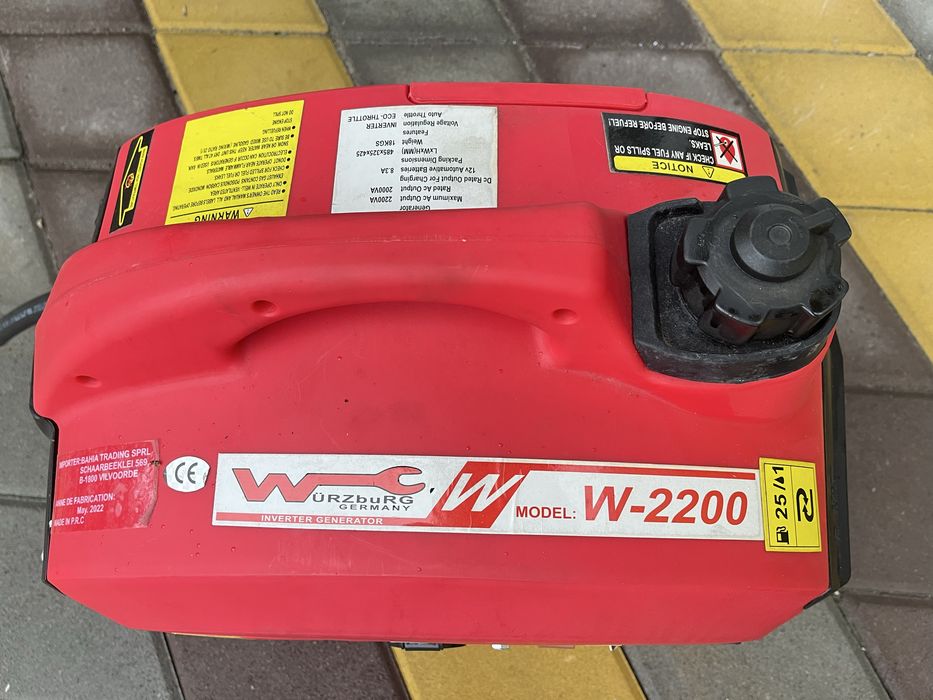 Генератор інвекторний 2200WT