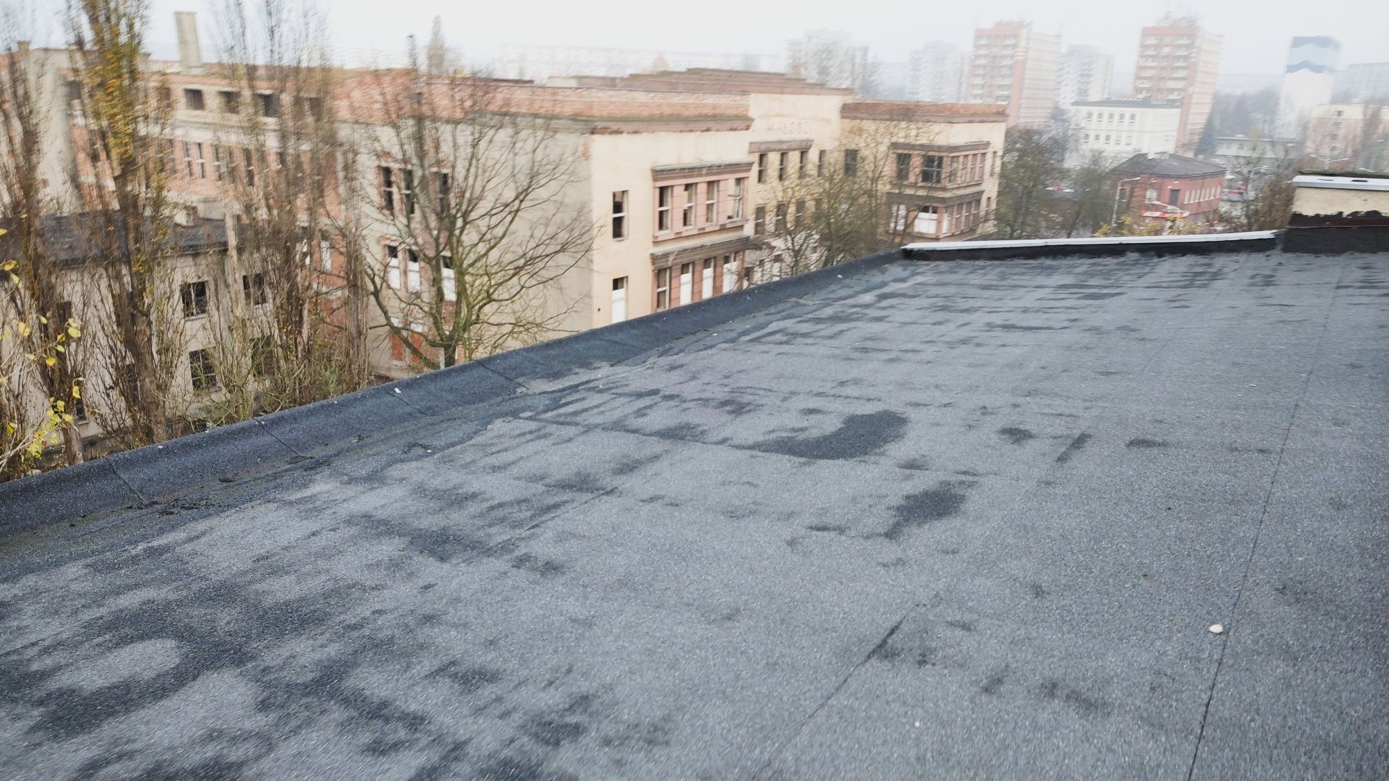 Pracę dekarskie, naprawy kominów