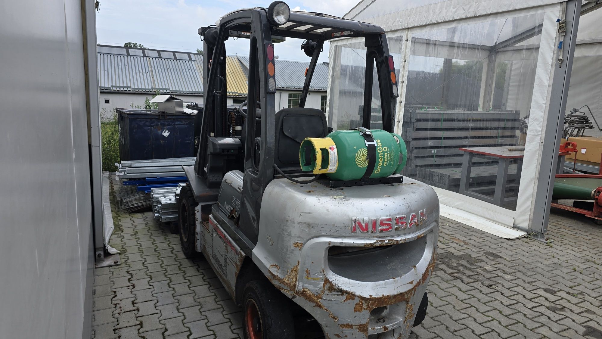 wózek widłowy Nissan 30 Sprowadzony triplex przesuw 2007r. 3 tony