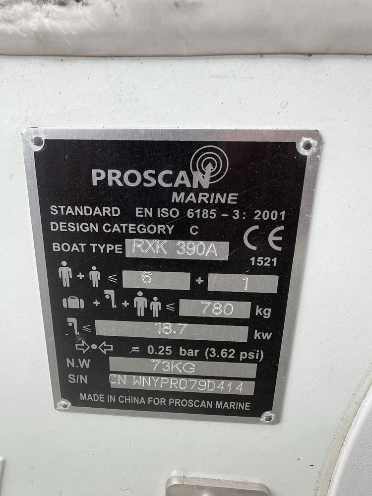 Ponton proscan marine 390 yamaha30