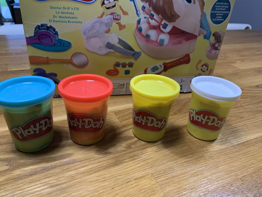 Zestaw DENTYSTA Play-Doh z ciastoliną