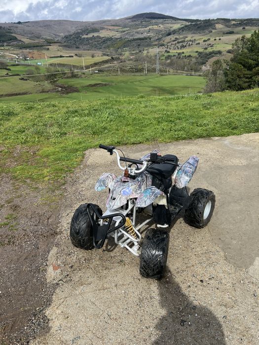 Moto4 criança 110 AUTOMATICA cmo predator com comand control distância