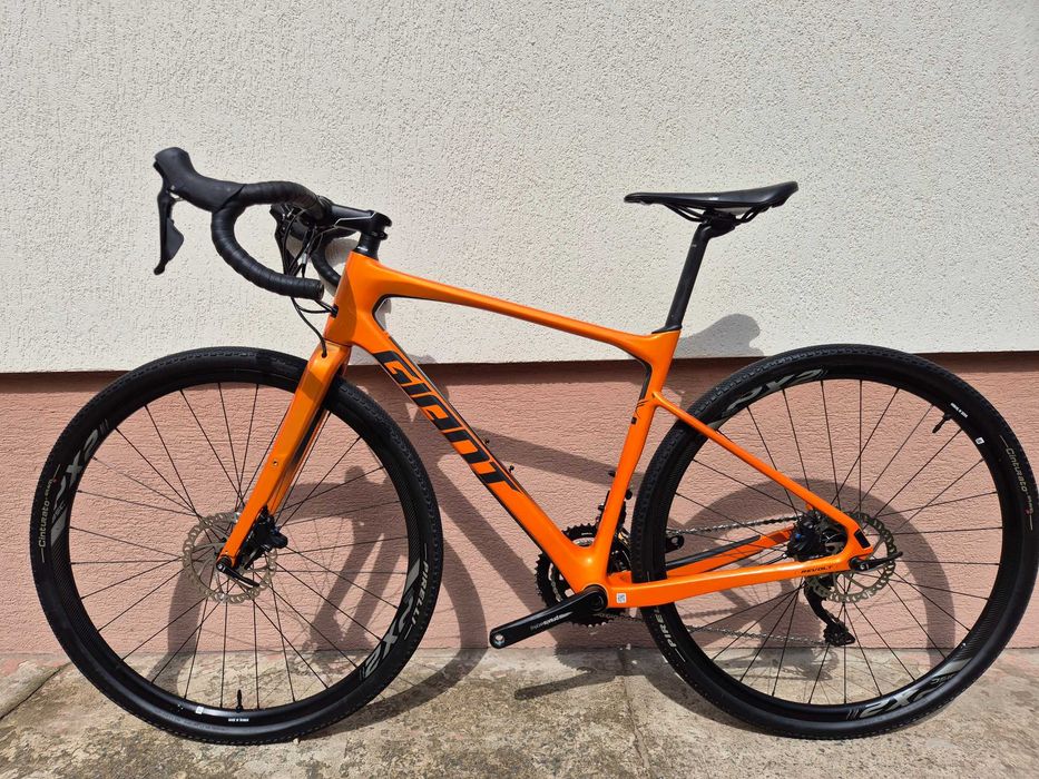 Rower szutrowy gravel Giant Revolt Advenced 2, full carbon