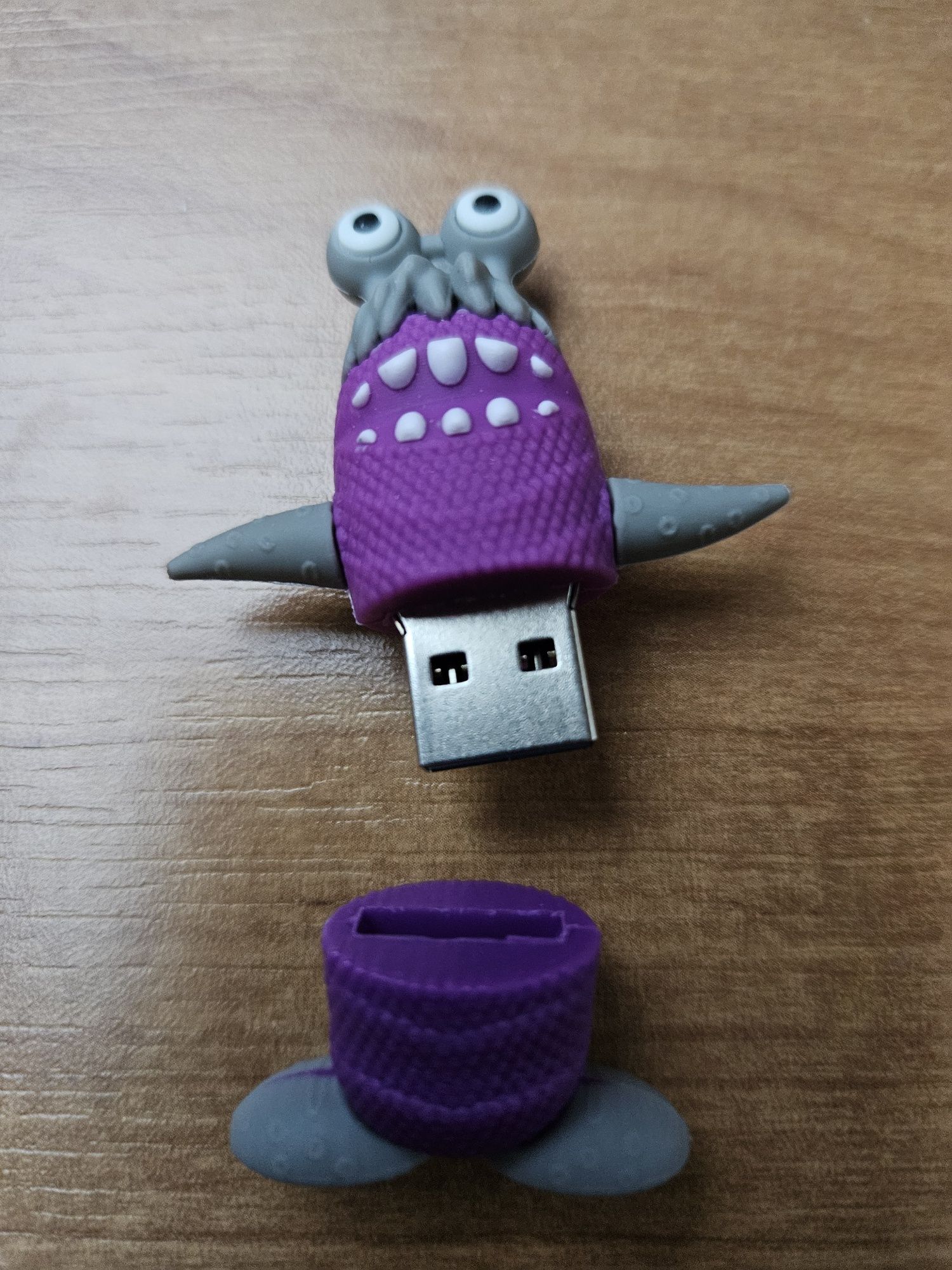 Pendrive Potwory i Spółka