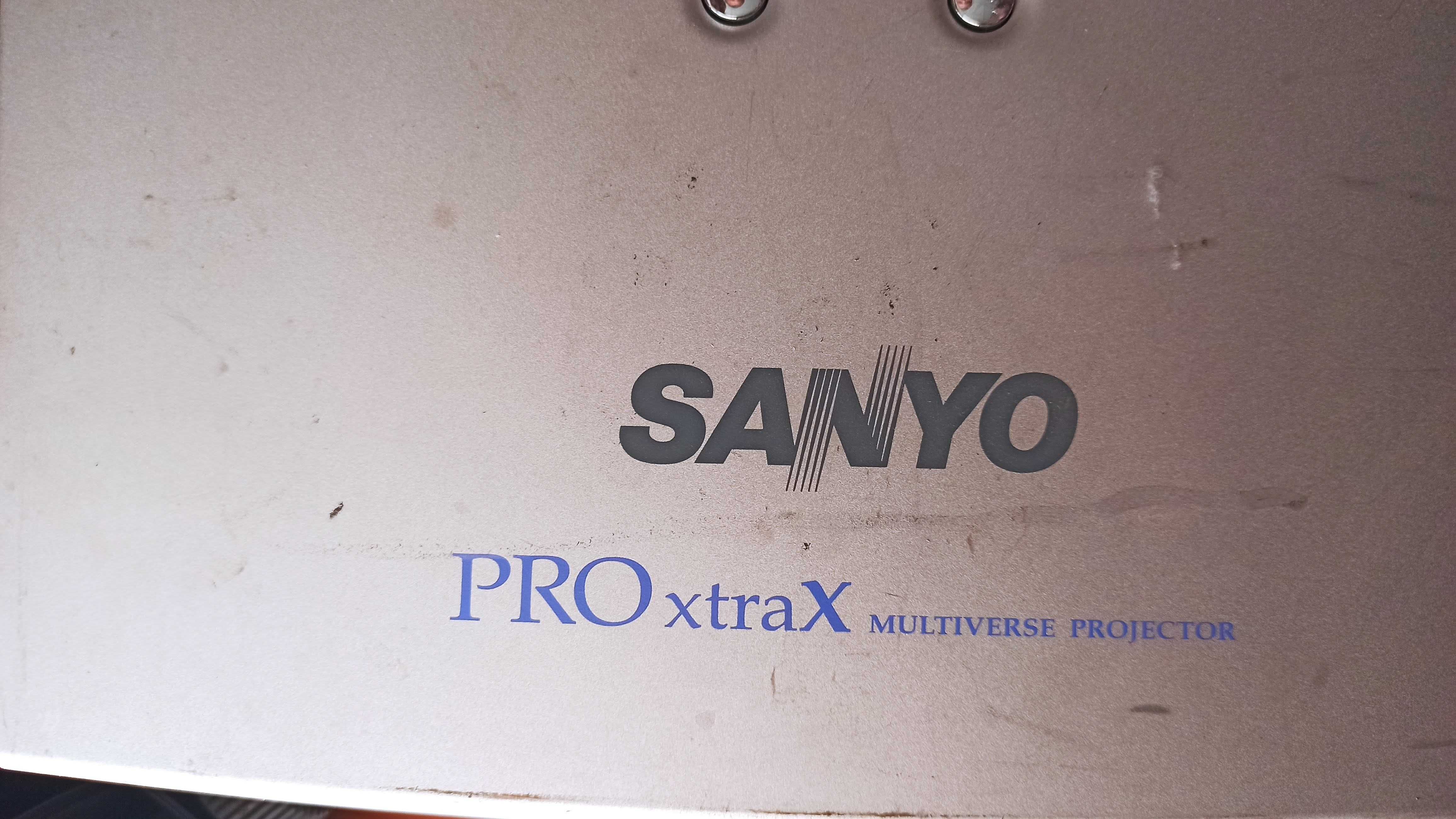Проектор Sanyo PLC-XT16. Требует ремонта.