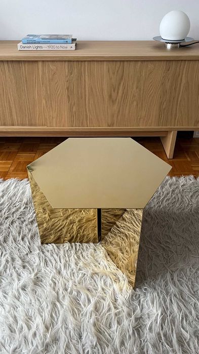 Stolik kawowy Slit Hay hexagon, złoty