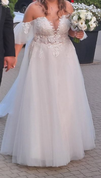 Suknia ślubna plus size