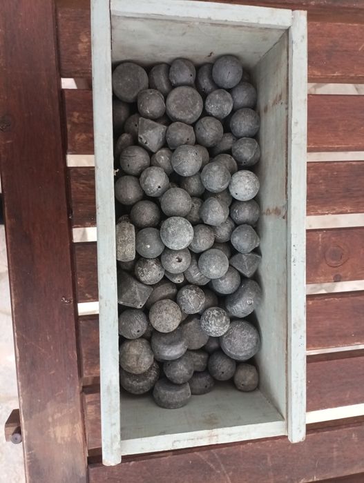 Caixa com imensas xumbadas para a pesca