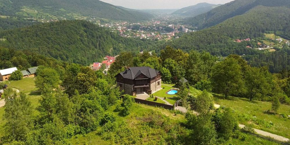 Продається винятковий, сучасний будинок в унікальному місці в м.Яремче