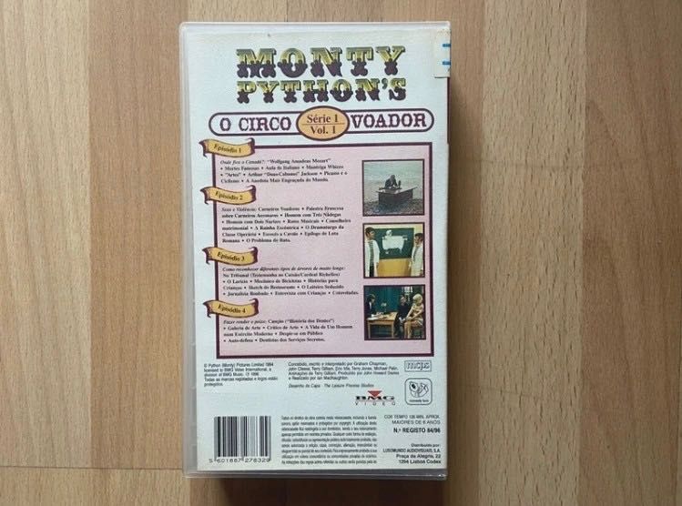 VHS Easy rider e Monty Python