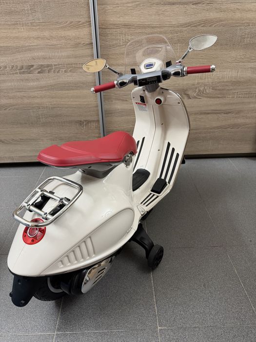 Scotter  Vespa para criança