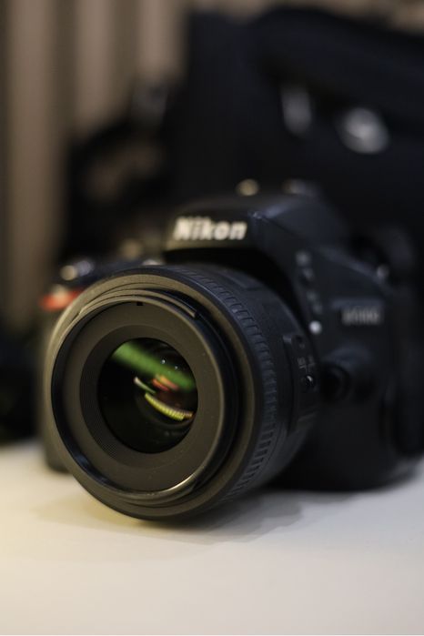 Nikon D5100 + Nikkor 35mm 1.8