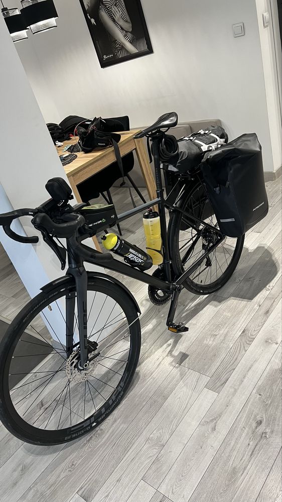 Grawel Cube nuroad race fe na 105 rama M polecam