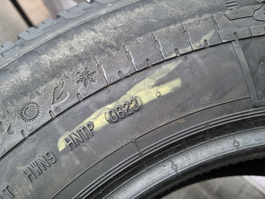 225/75/16CP 118R Continental Van Contact Camper Dot.0623R