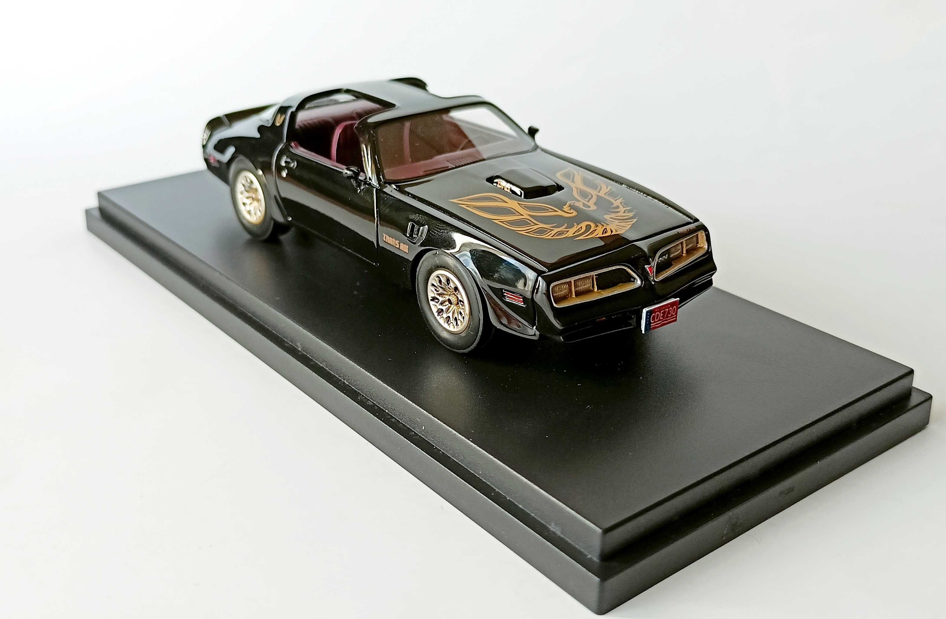 Модель 1:43 Pontiac Firebird Trans Am 1977 (BOS)