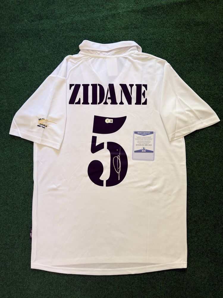 Футболка з оригінальним автографом Зінедіна Зідана (Zidane)