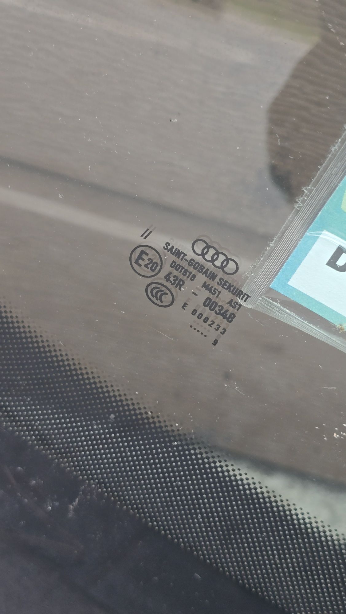 Szyba przednia czołowa Audi A4 B8 czujnik