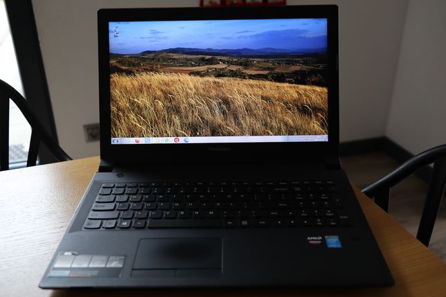 Laptop Lenovo B50 15'6 win7 + cd