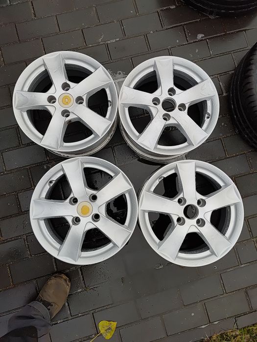 Felgi alufelgi 15 4x108 peugeot citroen 
Rozstaw szpilek 
ET
Szerokość