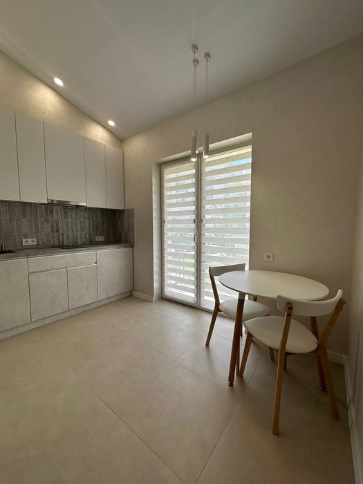 Продам 2 к. квартиру с ремонтом и мебелью