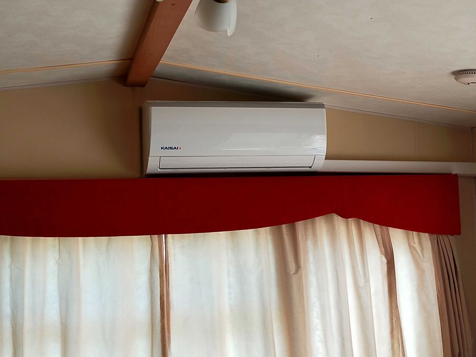 Działka rekreacyjna z domkiem nad jeziorem Kromszewickim.