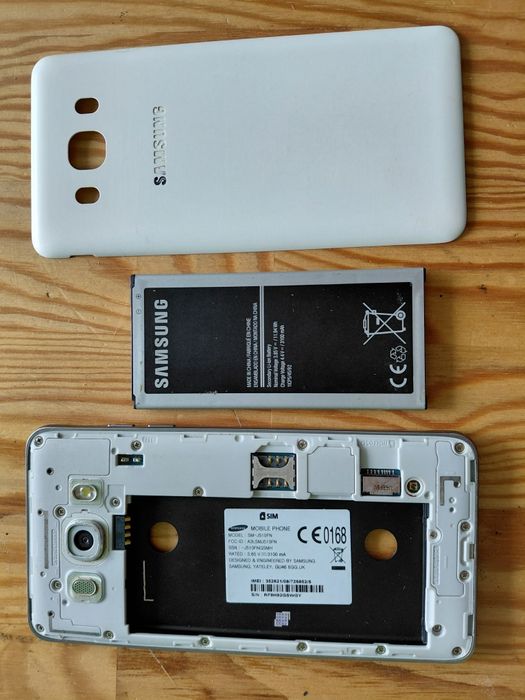 Samsung Galaxy J5 2016 na części