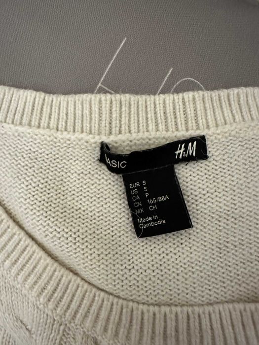 Білий в'язаний светр ф. H&M р-S відмінний стан