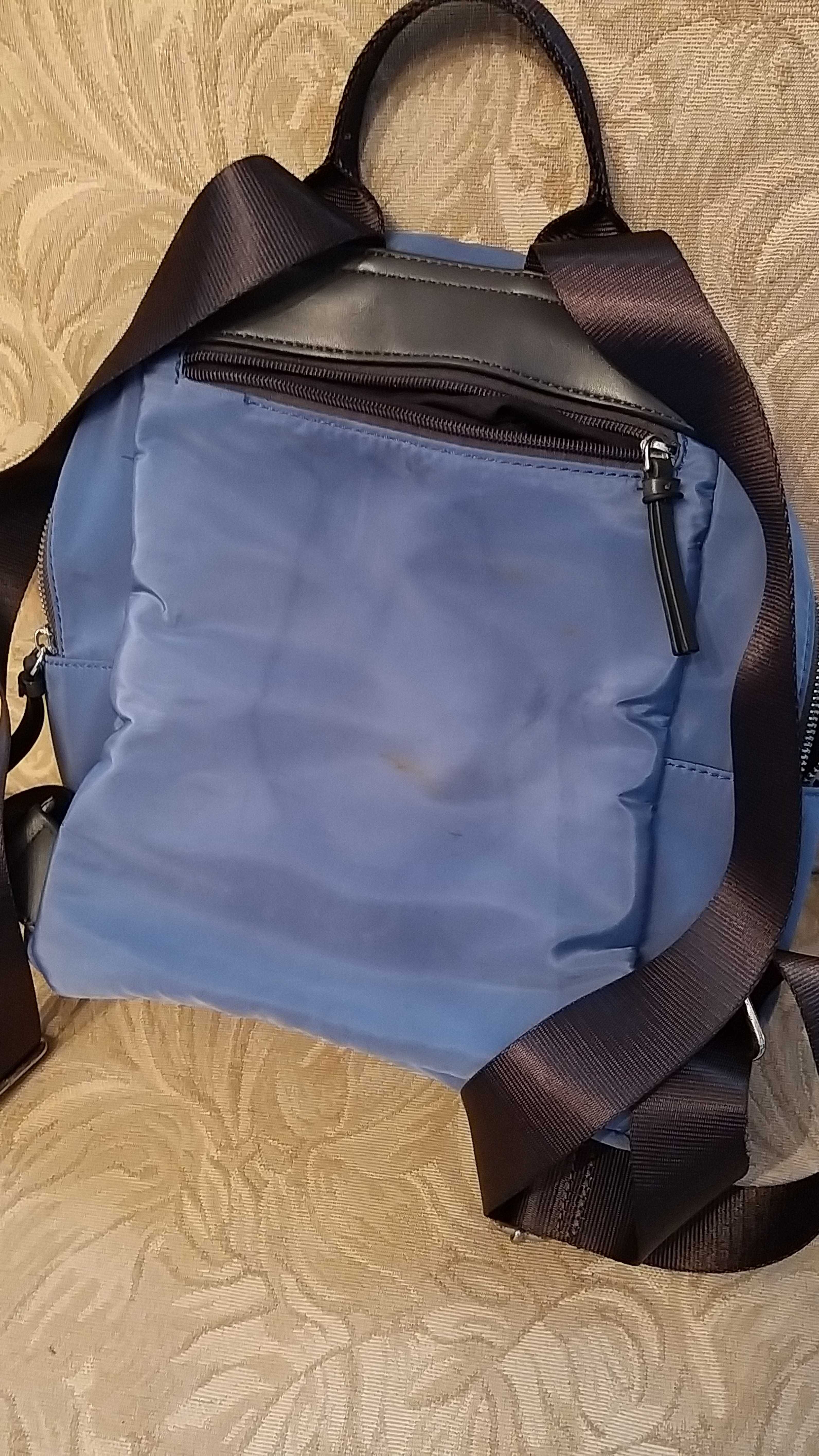 mochila azul parfois