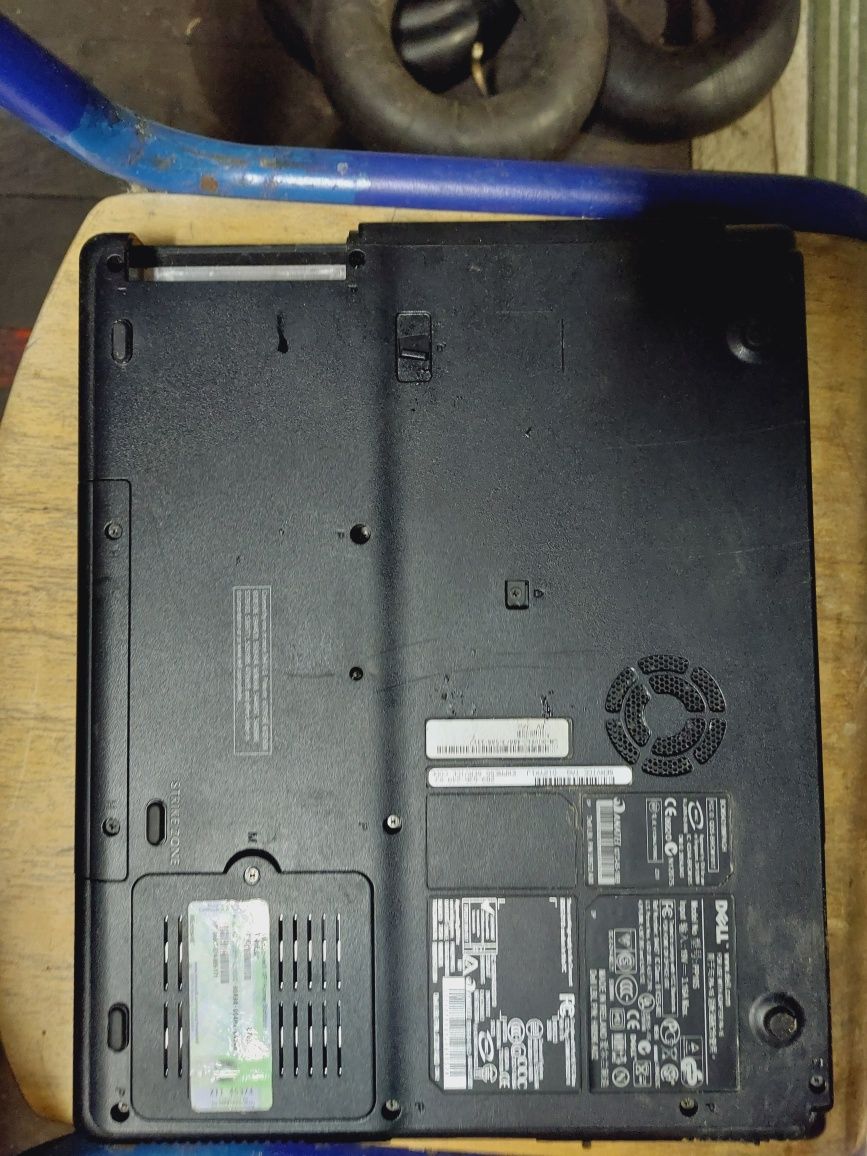 Laptop Dell INSPIRON 2200 - na części