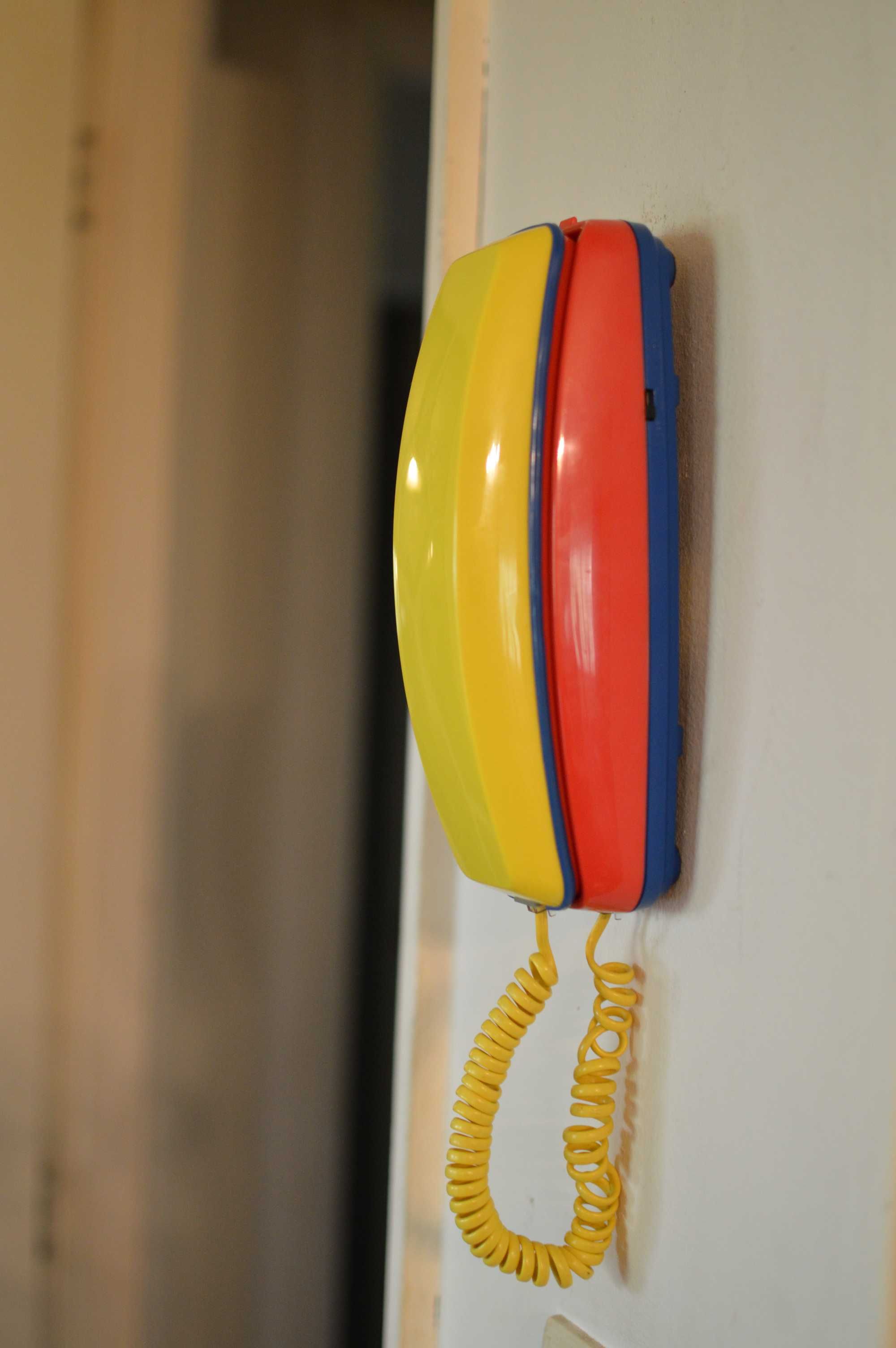 Telefone de parede vintage space age pop. Made in USA. Midcentury.