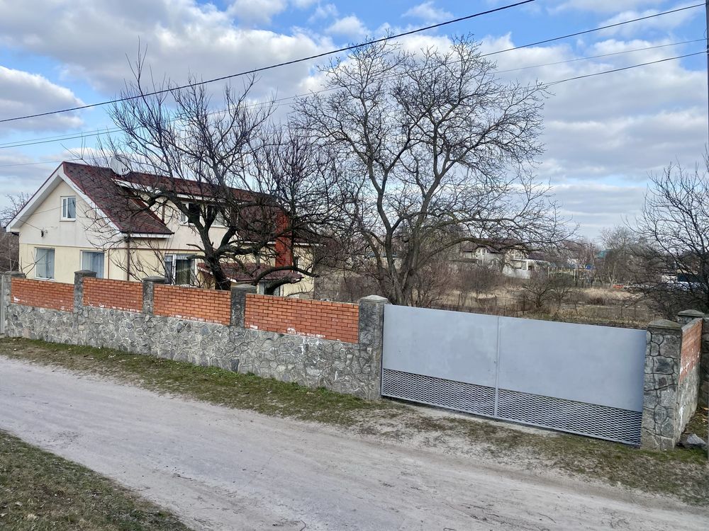 Продам будинок 1 км. від Кременчука 195 м2 9 соток