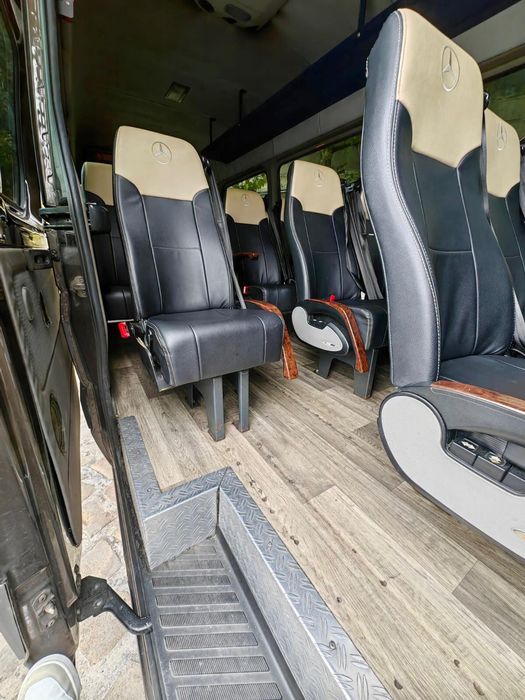 Mini bus mercedes 19 lugares