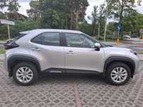 Toyota Yaris Cross Hybryd - sprytne  autko miejskie