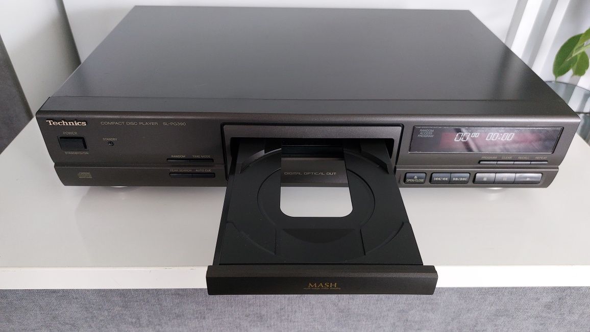CD Technics SL-PG 390