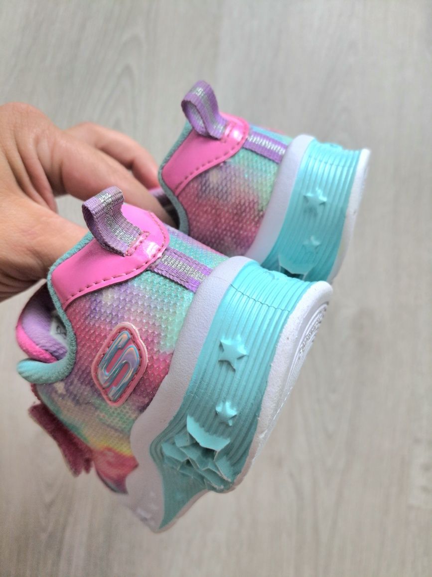 Кросовки Skechers 25-26р/легкі кросівки Skechers мигають/кросовки nike