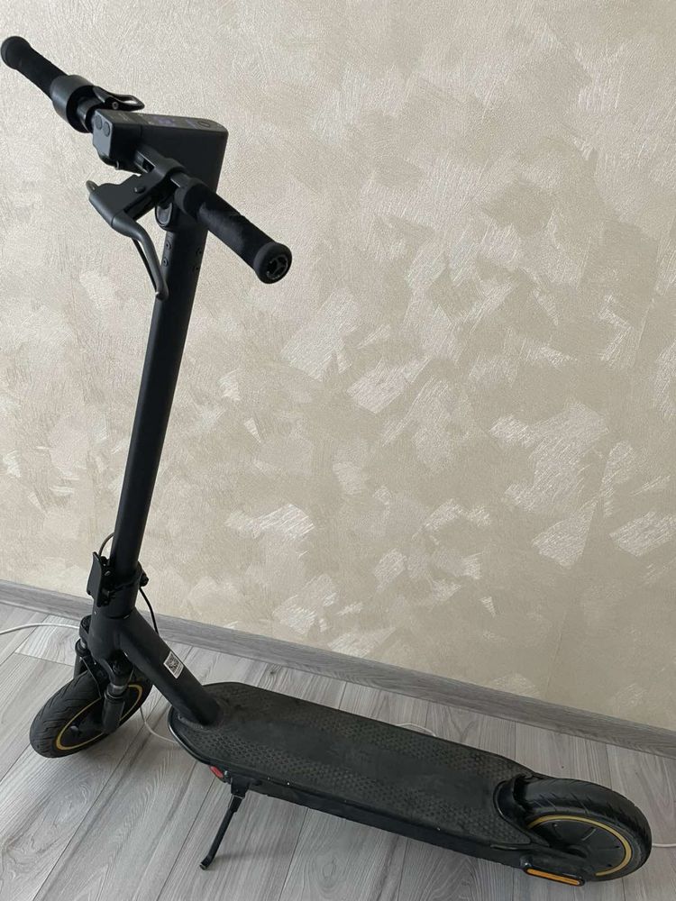 Продам электросамокат Kuggo max g30