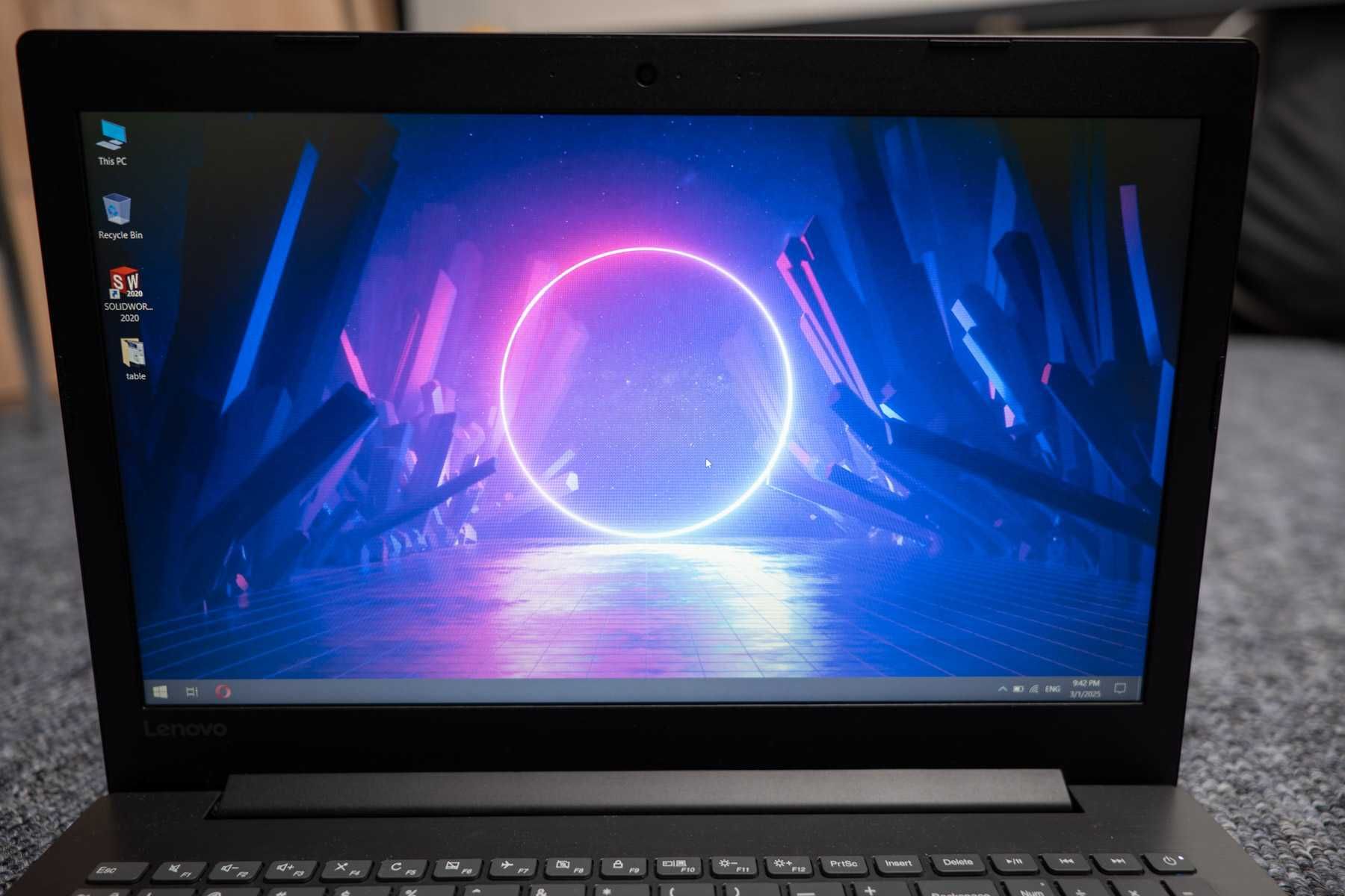 Ноутбук Lenovo 330-15IKB 15.6" XL80 4415U Geforce940MX 8GB  SSD256GB