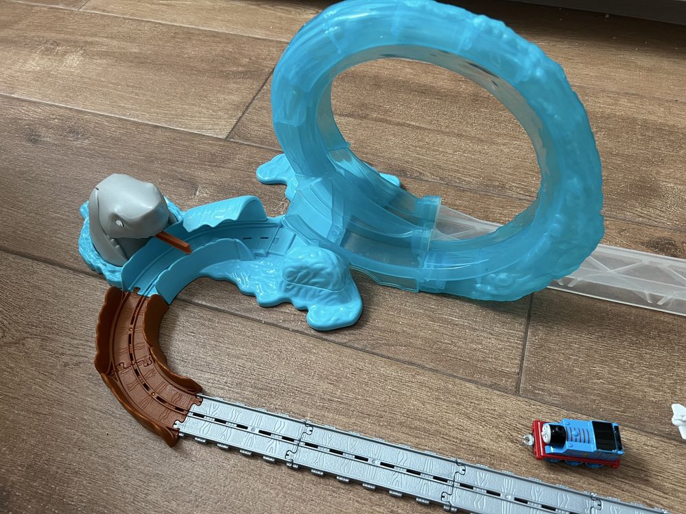 Fisher Price Tomek i Przyjaciele ucieczka przed rekinem DVT12