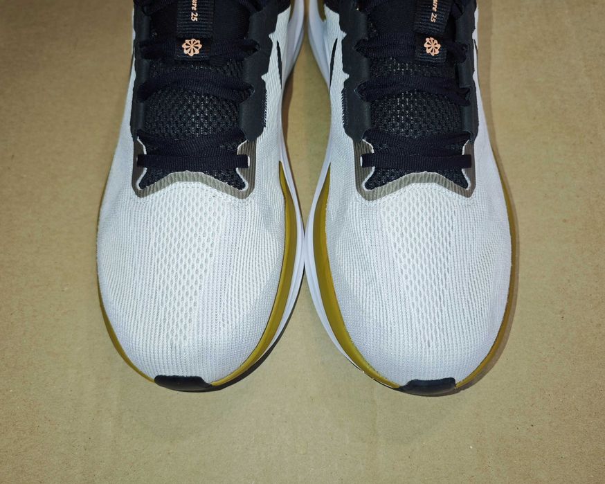 Оригінальні Кросівки Nike Air Zoom Structure 25