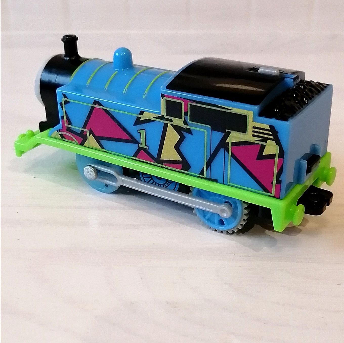 Świecący Tomek - lokomotywa z napędem TrackMaster Tomek i przyjaciele