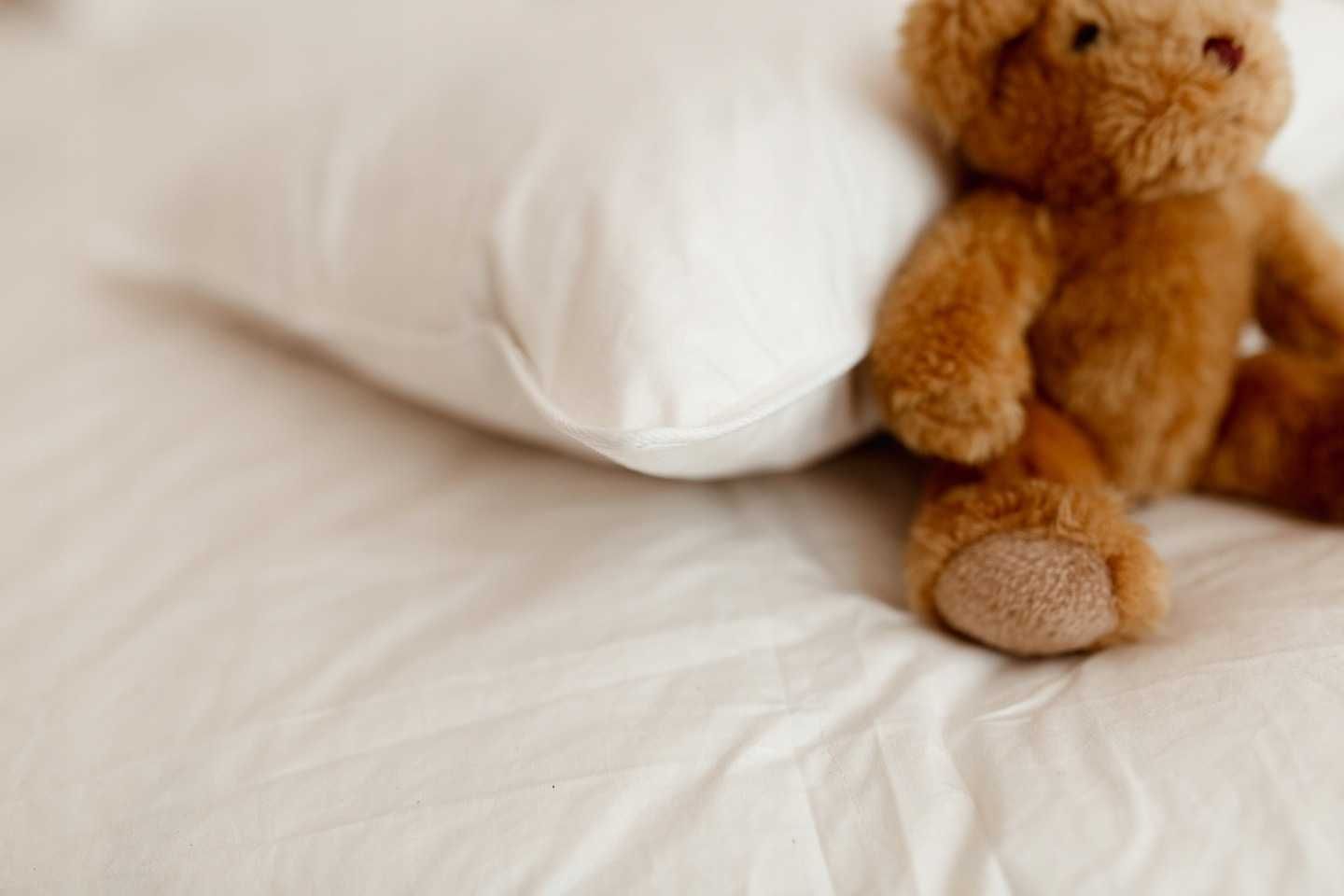 Poduszka do spania z pierza 100% 70cm×80cm 2kg otulona 100% bawelna.