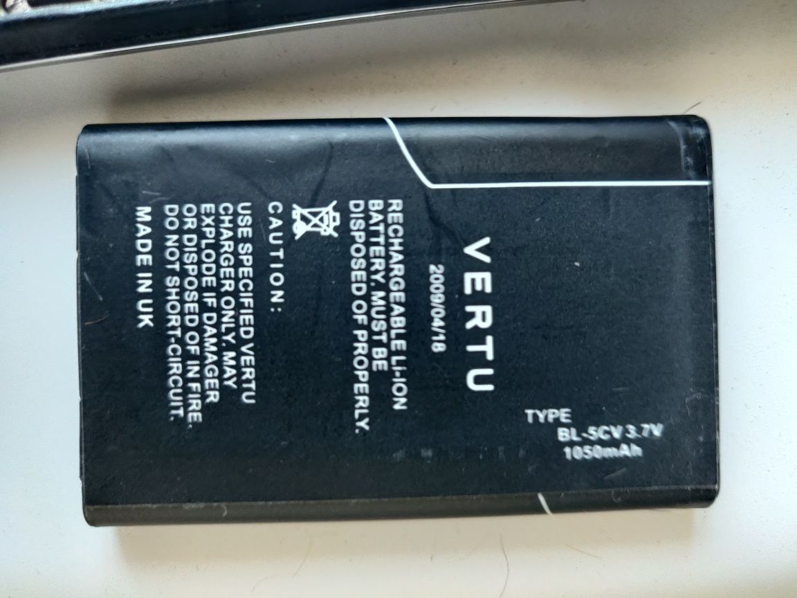 Телефон  Vertu Signature
