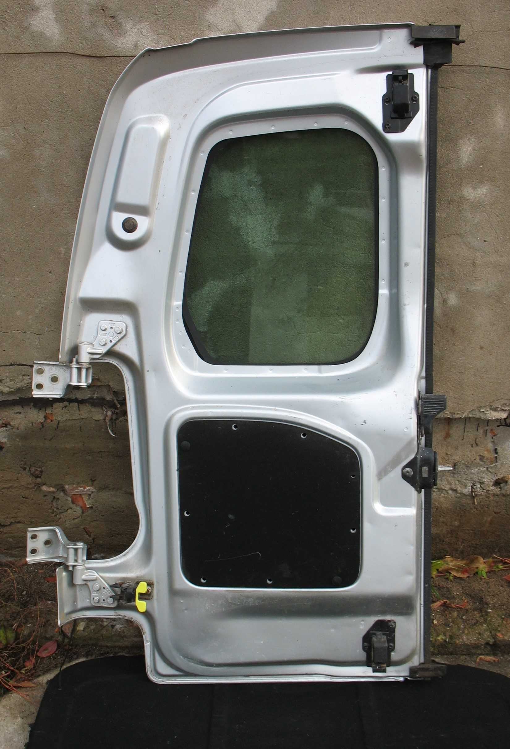Citroen Berlingo II Partner drzwi prawe tył EZRC 08-18r