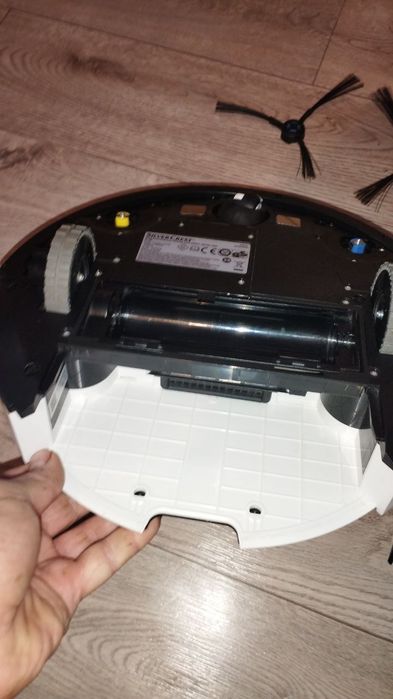 Робот-пылесос Silver Crest