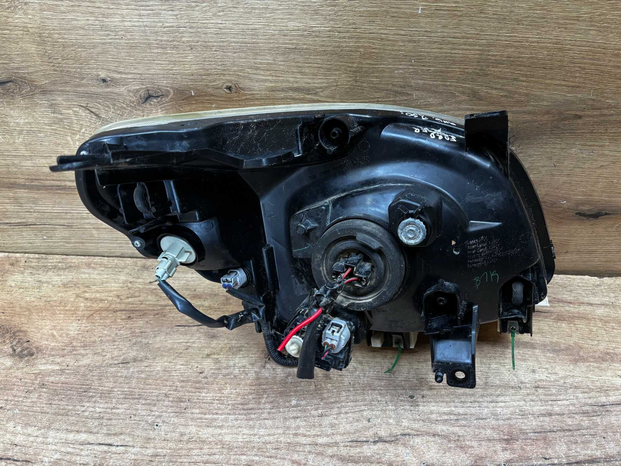 Lampa przednia lewa Ford Ranger III