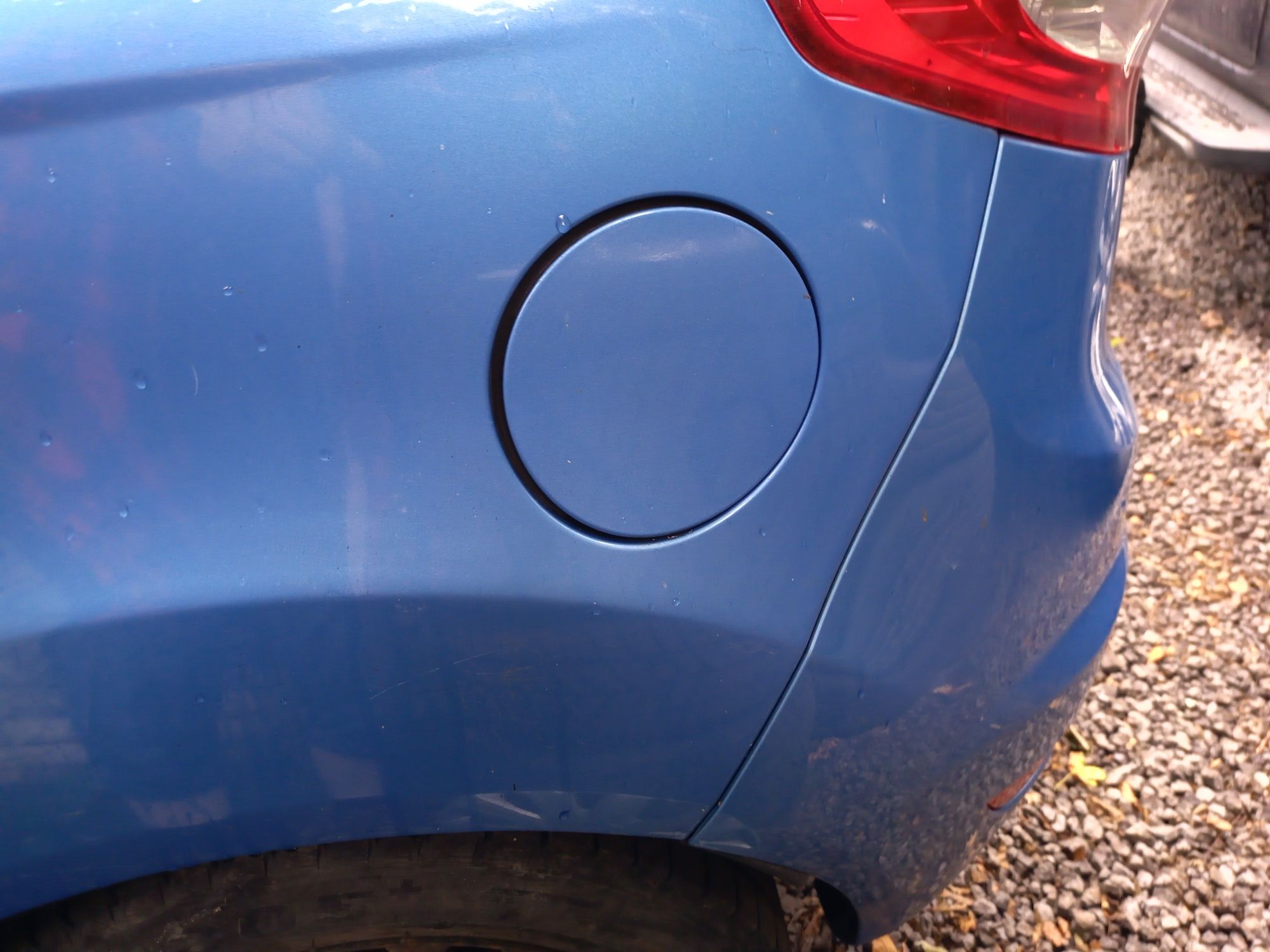 Klapka wlewu paliwa Ford Fiesta Mk7