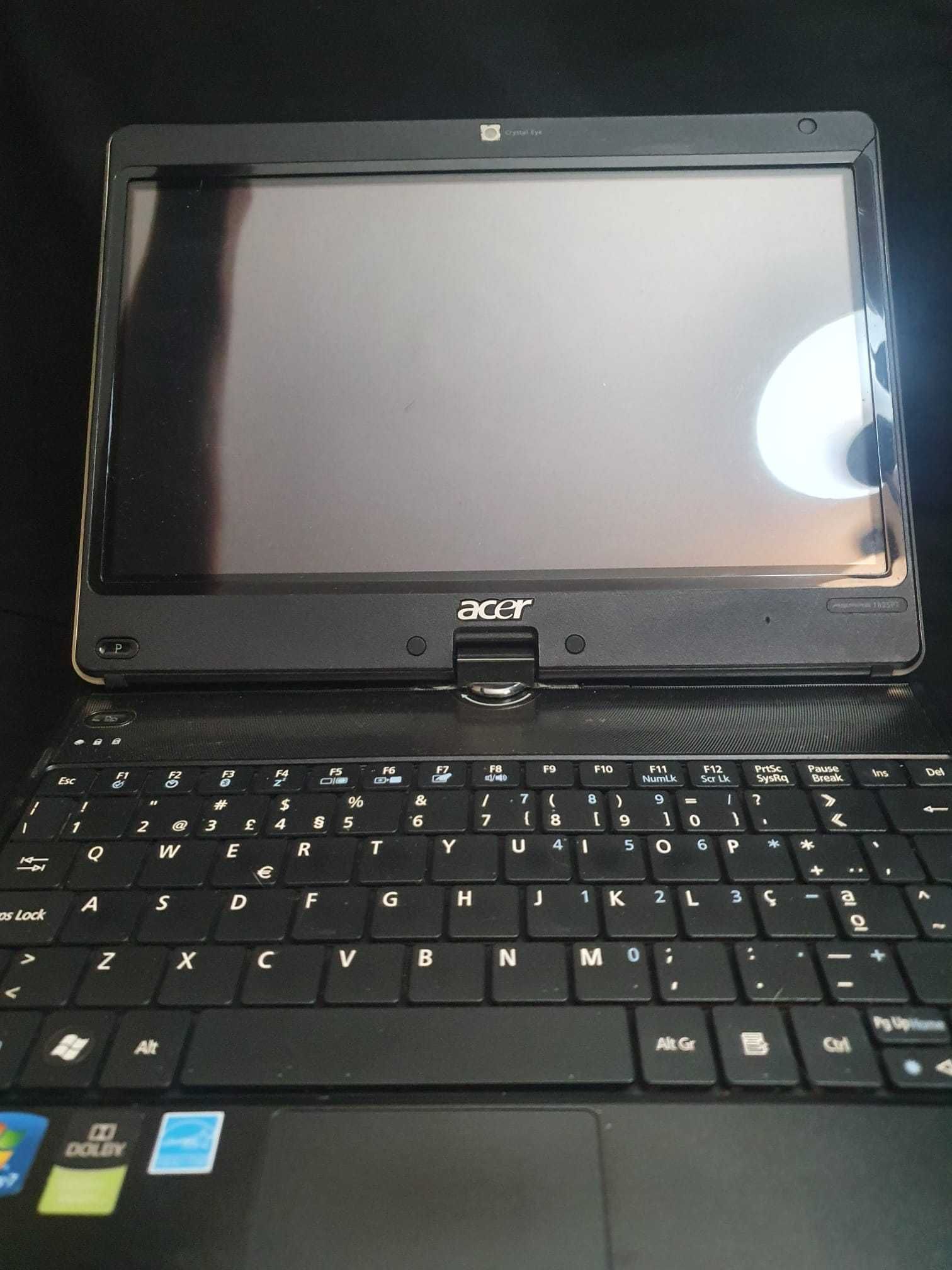 Acer Aspire 1825PT Touch (algumas marcas de uso)