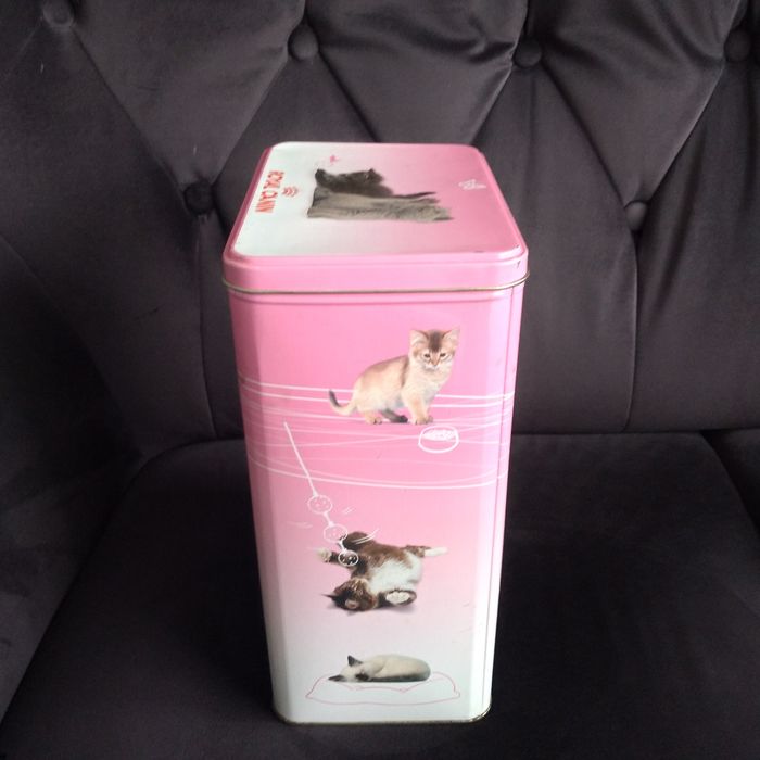 Pojemnik, puszka metalowa dla kota na karmę royal canin