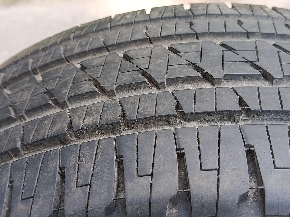 Продам Bridgestone 255 55 R18