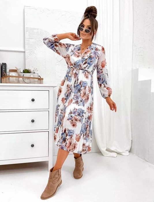 Sukienka kwiaty błekit